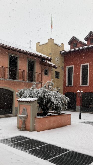 La Corte Di Vicolo Torre Uboldo Luaran gambar